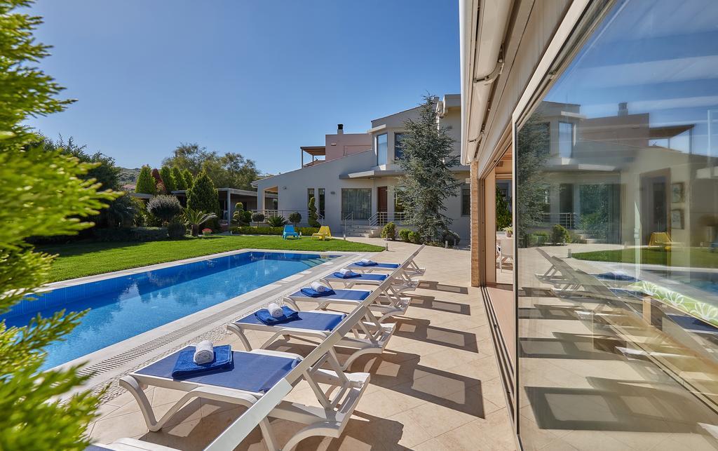 Evergreen Villa *
